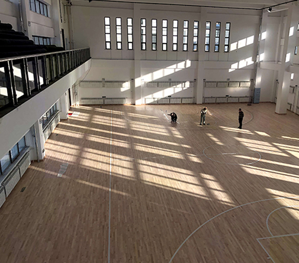 双鸭山市第三十二高级中学篮球馆